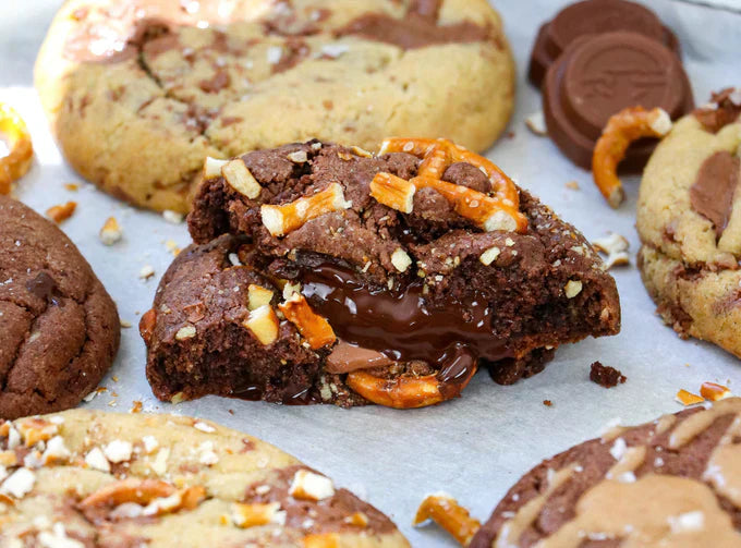 Easter Gooey Chocolate Lava Cookies 🐰🍫