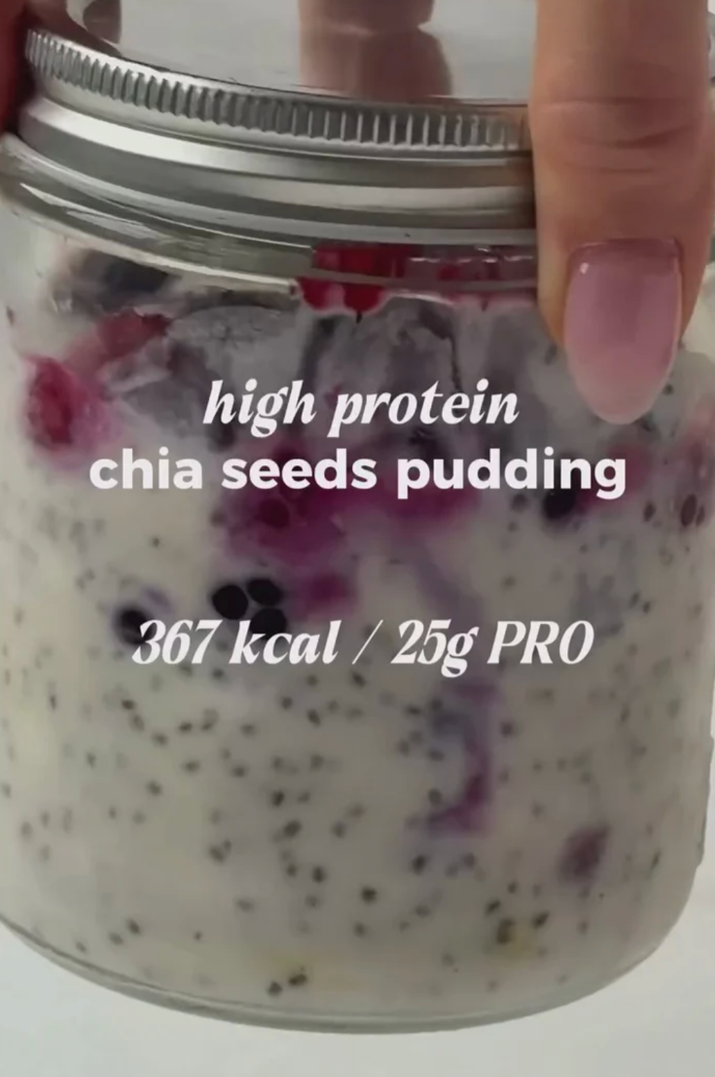 5-Minute High-Protein Chia Pudding 🥥🍓