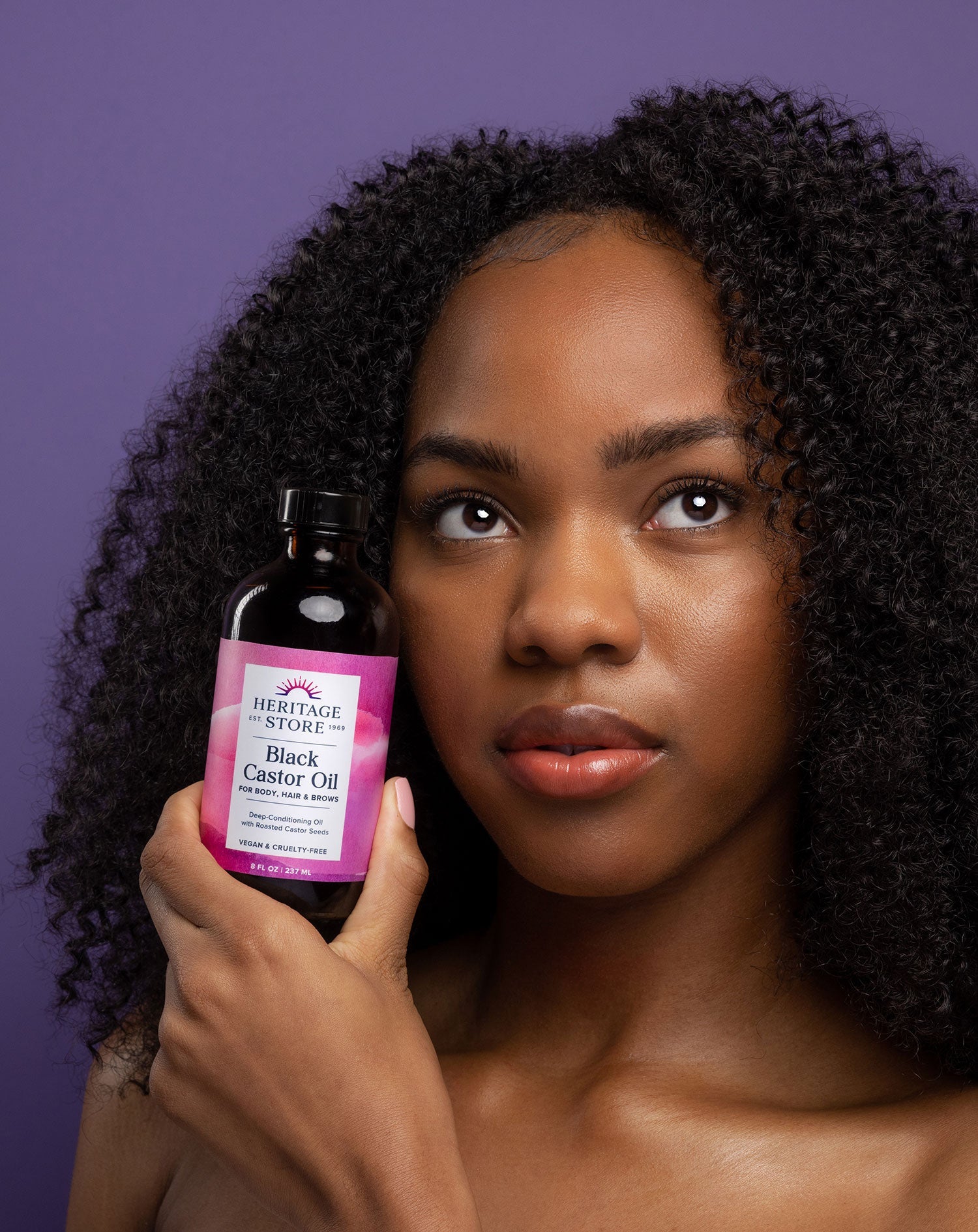 Heritage Store Black Castor Oil 237ml — official product-visible lifestyle image