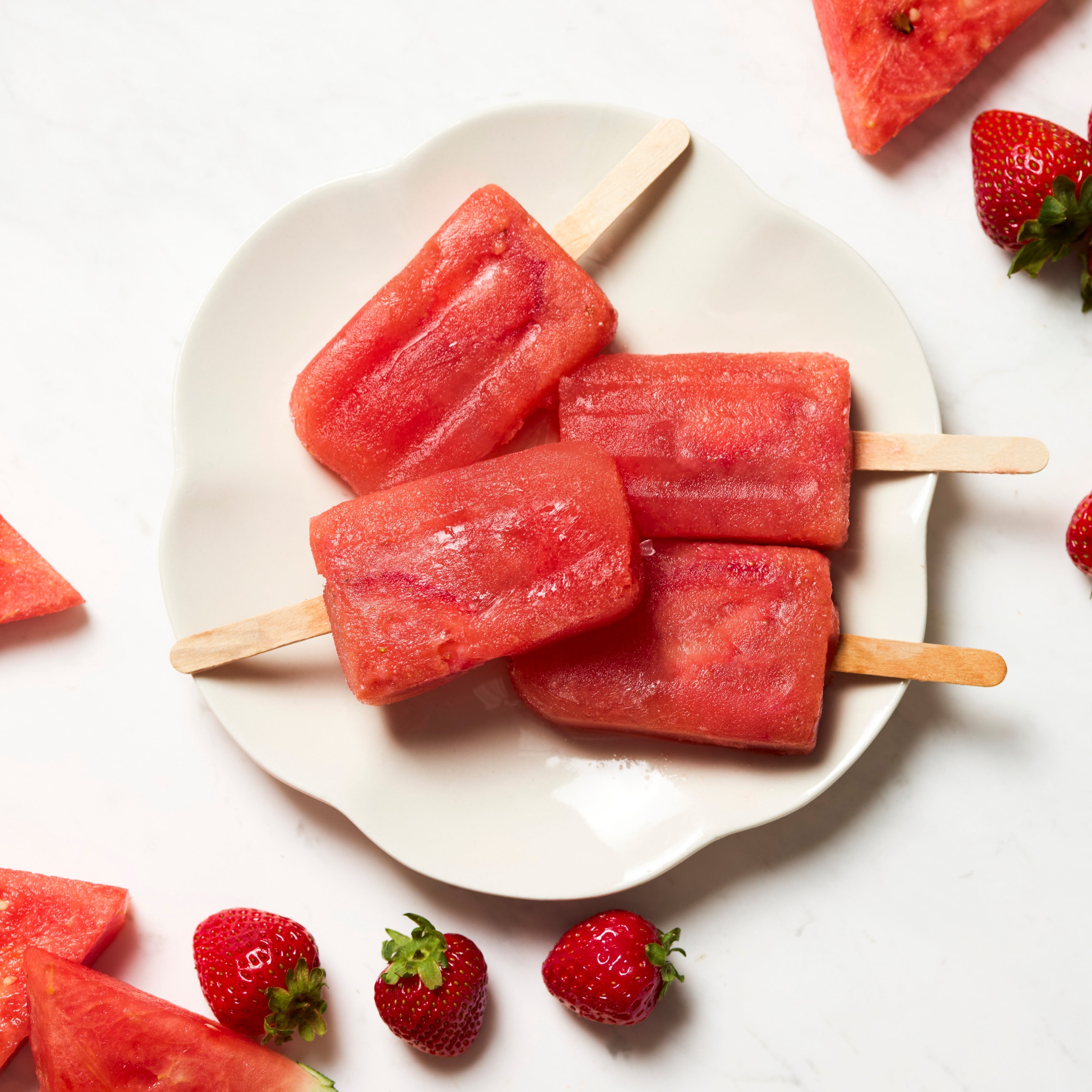 Ever Eco Popsicle Moulds 12 Pack assorted popsicle lifestyle image