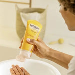 Weleda Calendula Shampoo & Body Wash Baby 200ml lifestyle