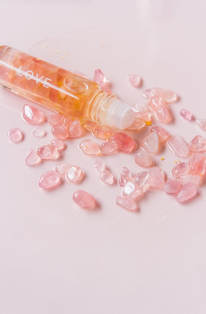 summer salt body essential oil roller with 24k gold love - rose quartz crystals 10ml